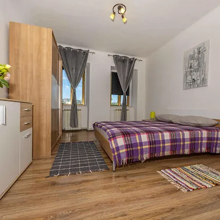 Casa vacanze In 42935 Grižane